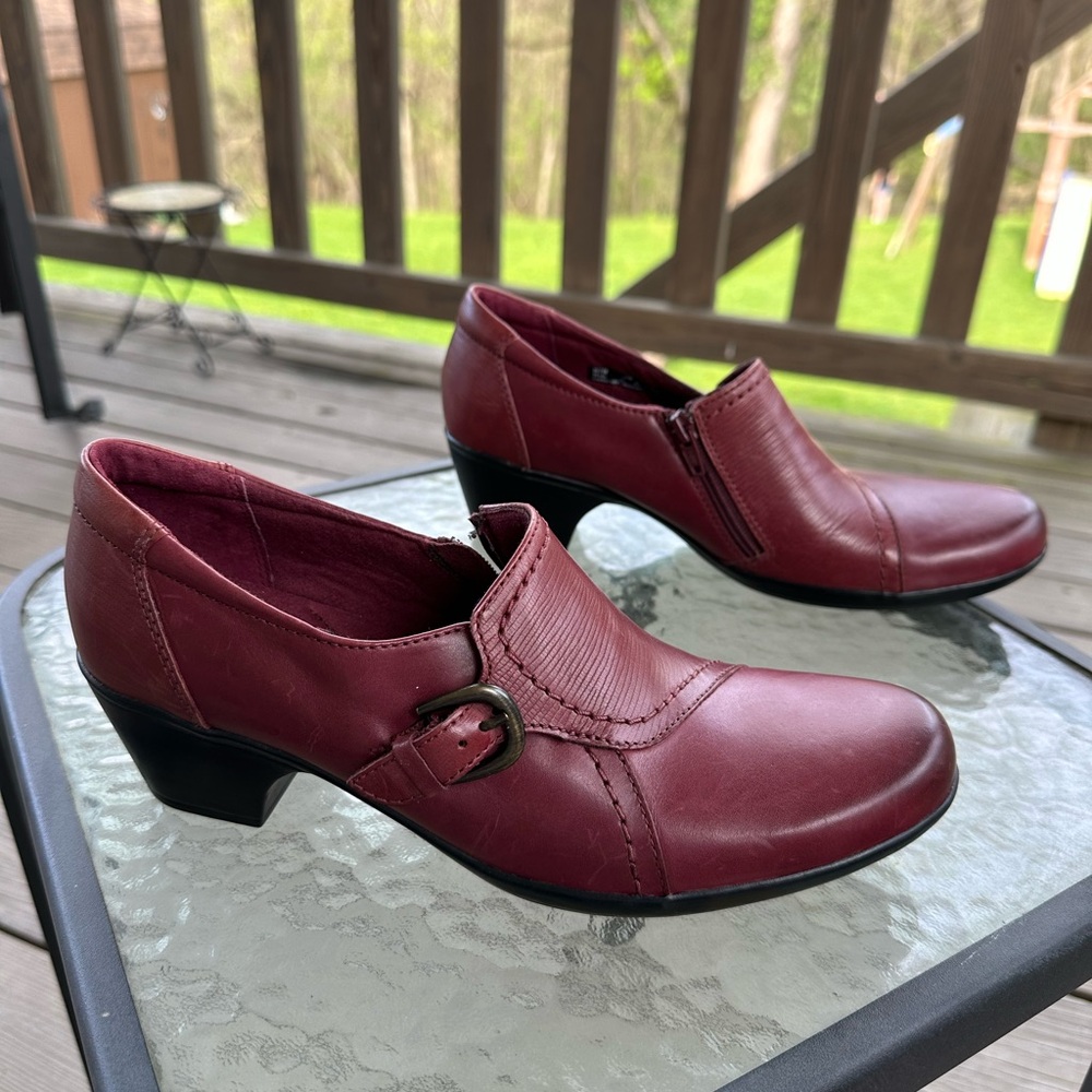 Clarks Burgundy Leather Heeled Loafers Buckle Detail Comfort ShoesWoman's 11 N - Picture 2 of 9